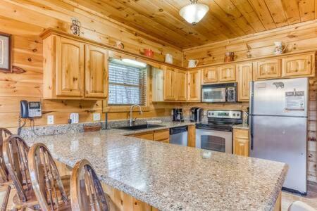 Villa The Great Escape - Min From Parkway With Hot Tub Gatlinburg Exterior foto