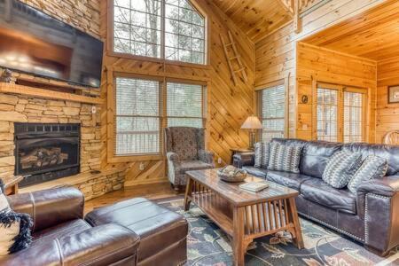 Villa The Great Escape - Min From Parkway With Hot Tub Gatlinburg Exterior foto